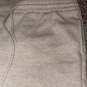 Aritzia joggers size L light grey cotton & polyester